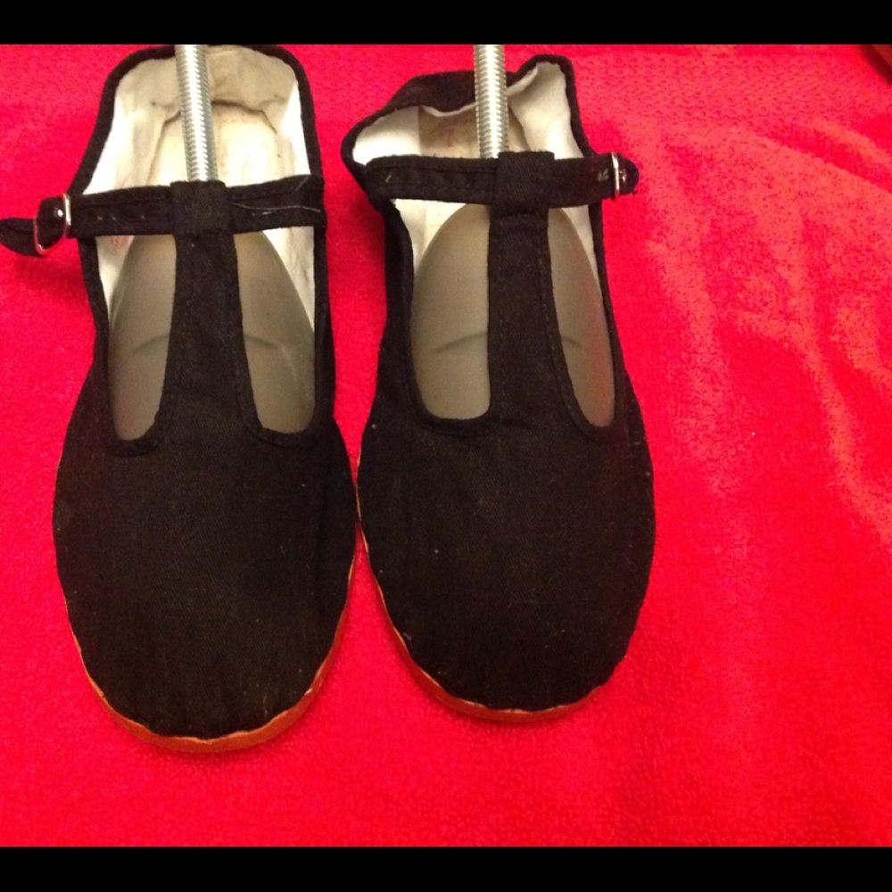 🌚 Hoa Yu Cotton Mary Janes, from Urban Outfitters